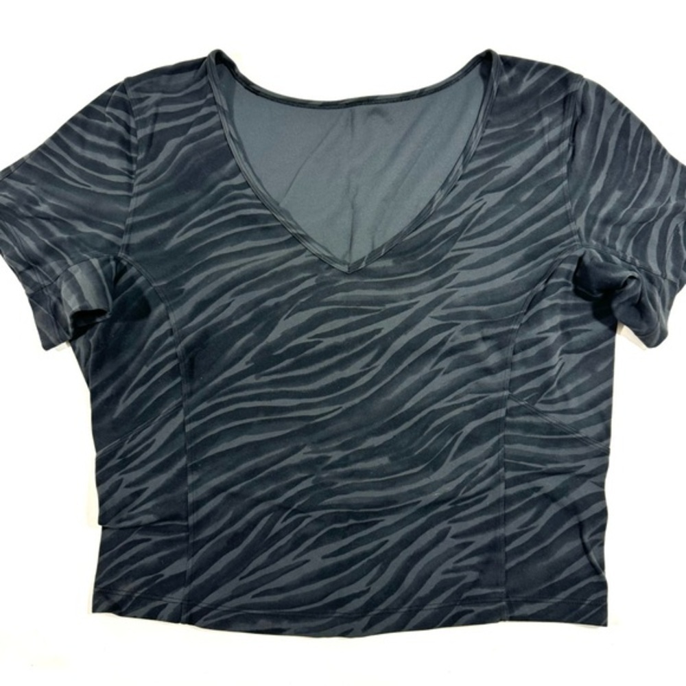 Lululemon Nulu Crop Slim Yoga Tee Shirt Le Tigre Camo